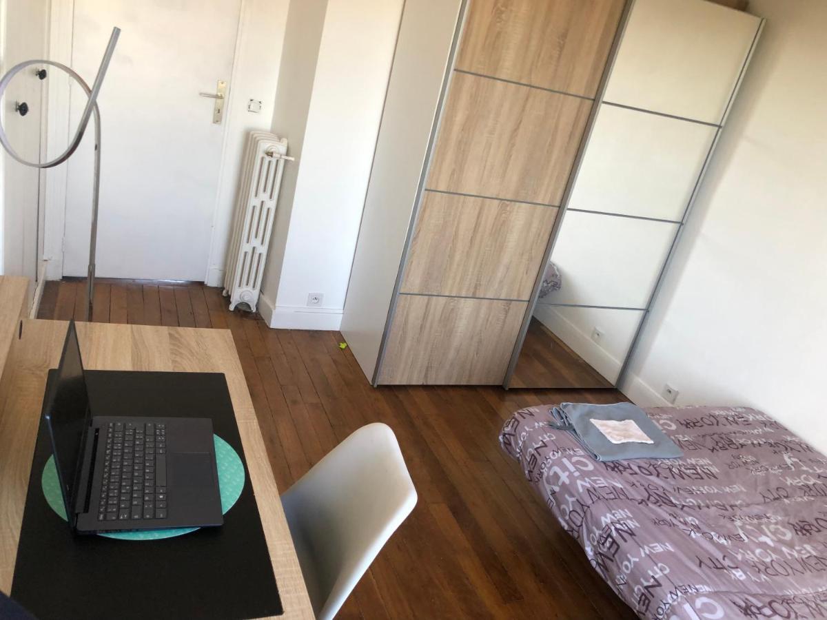 Appartement Tres Calme A 10Mn De Paris - Woman & Couples Only Courbevoie Kültér fotó